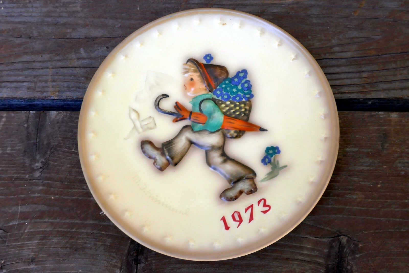 1973 Third Edition M. J. Hummel Annual Christmas Plate HUM266