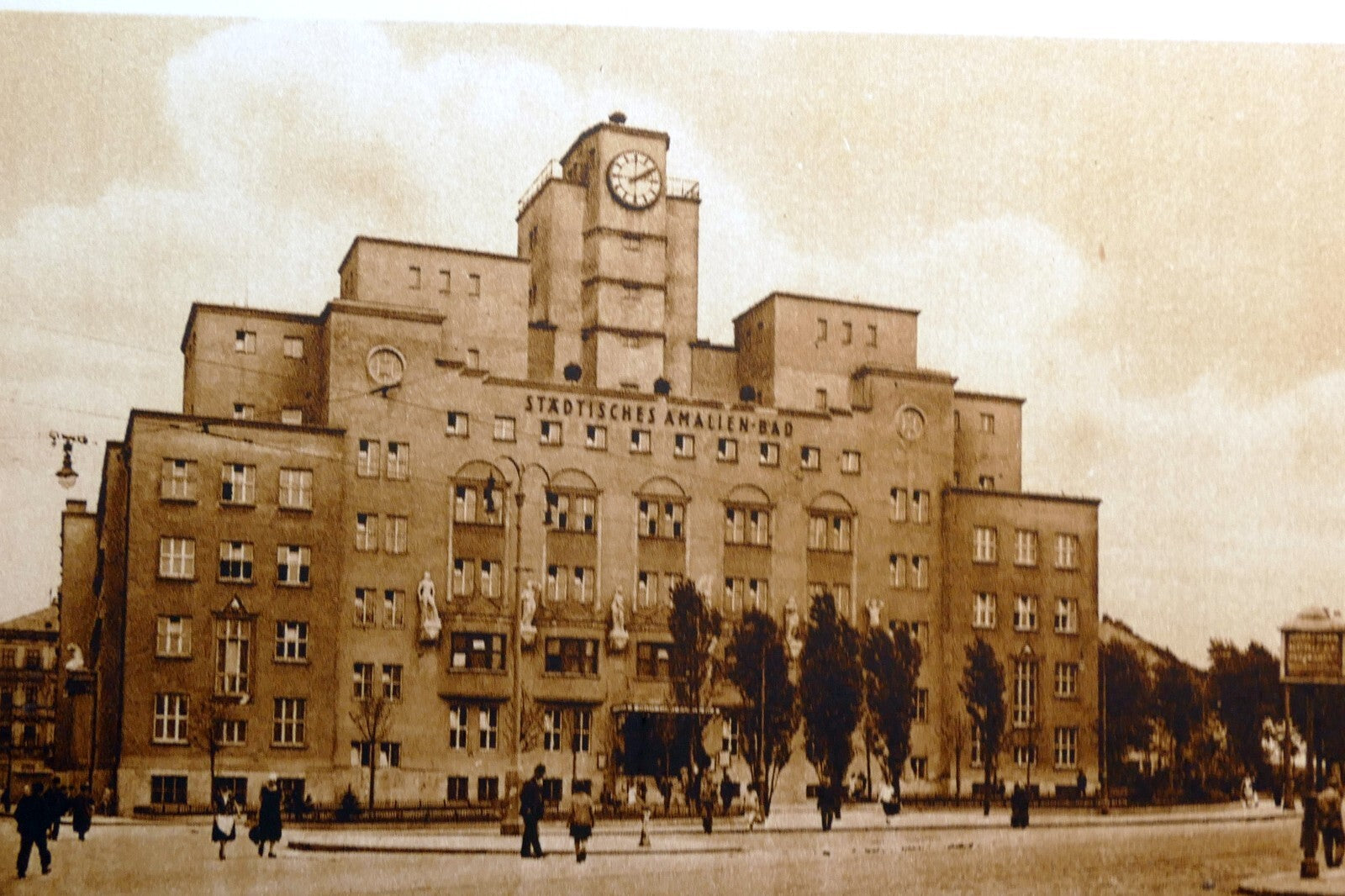 Vienna amalienbad postcard austria 1930's   unposted