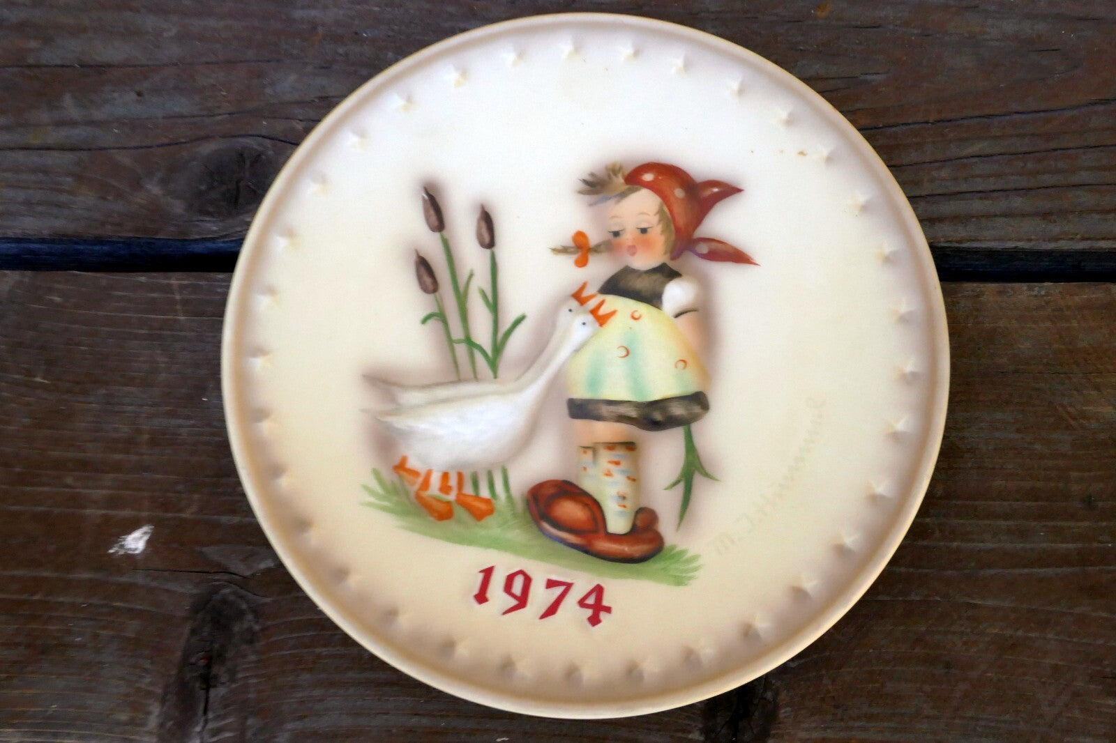 1974 M. J. Hummel Annual Christmas Plate HUM267 4th annual plate