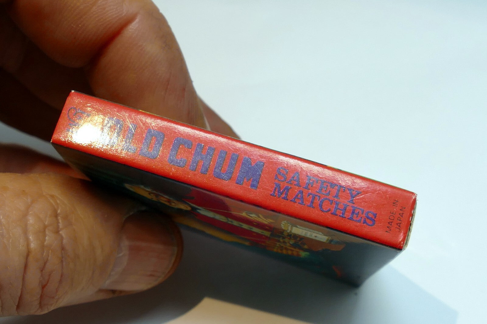 Old chum  light safety match box and wooden matches for pipe smoking tobacco