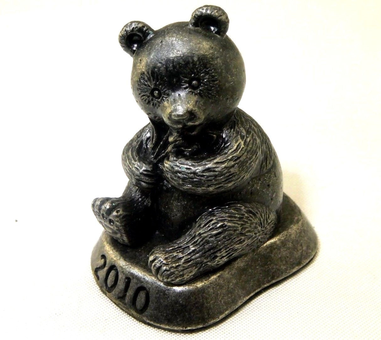 2010 panda bear chewing eucalyptus leaves metal figurine csc lu1 figurine china