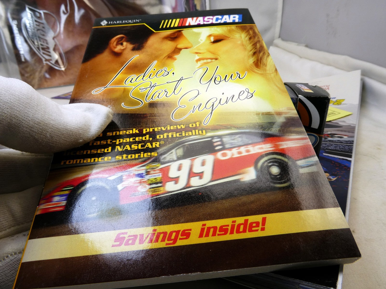 Nascar 2007 Phoenix raceway November 11 diecast car comics magazine w/ poster