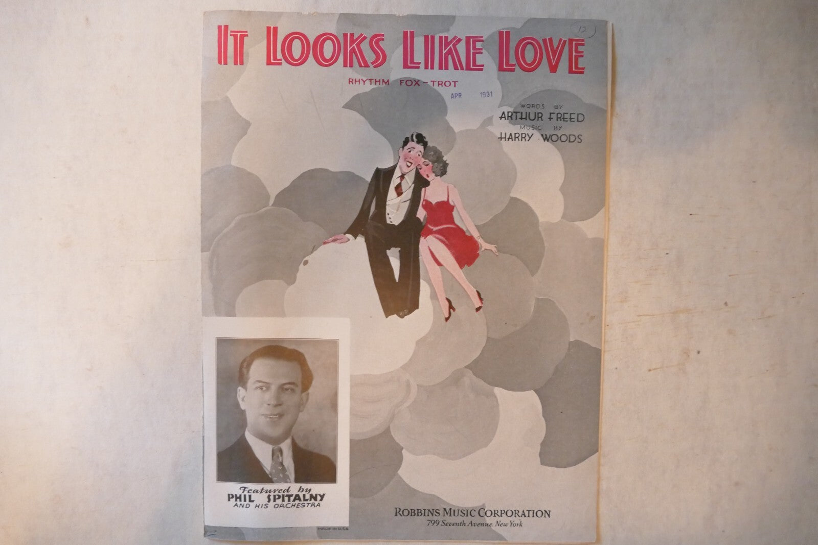 It looks like love, sheet music 1931, by arthur freed and harry woods, robbins music co.
