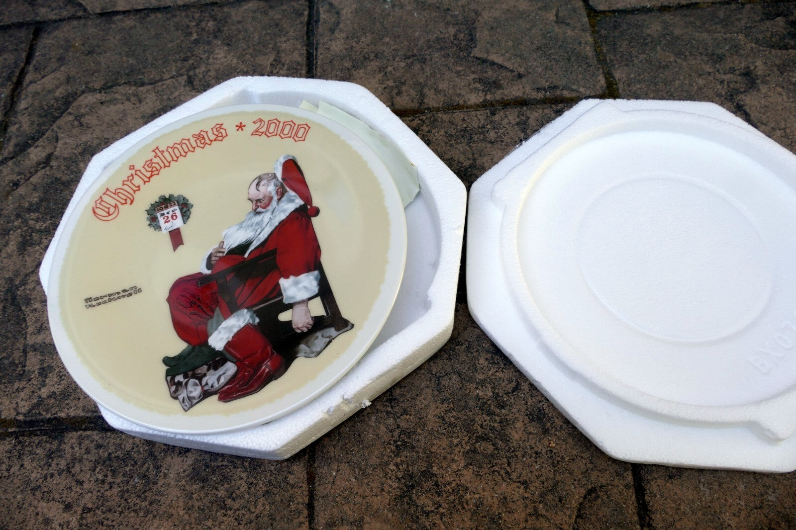 NORMAN ROCKWELL The Day After Christmas Plate 2000 84-R70-001.27 Knowles COA