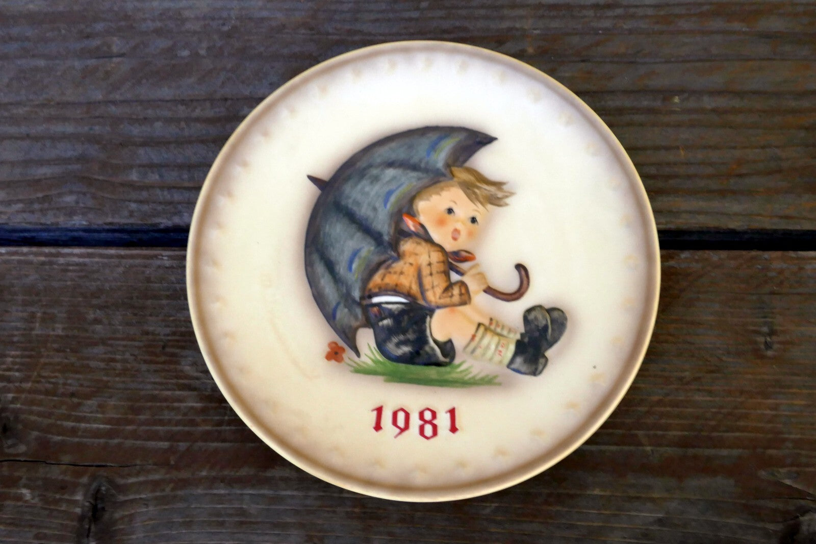 1981 M. J. Hummel Annual Christmas Plate  11th annual plate