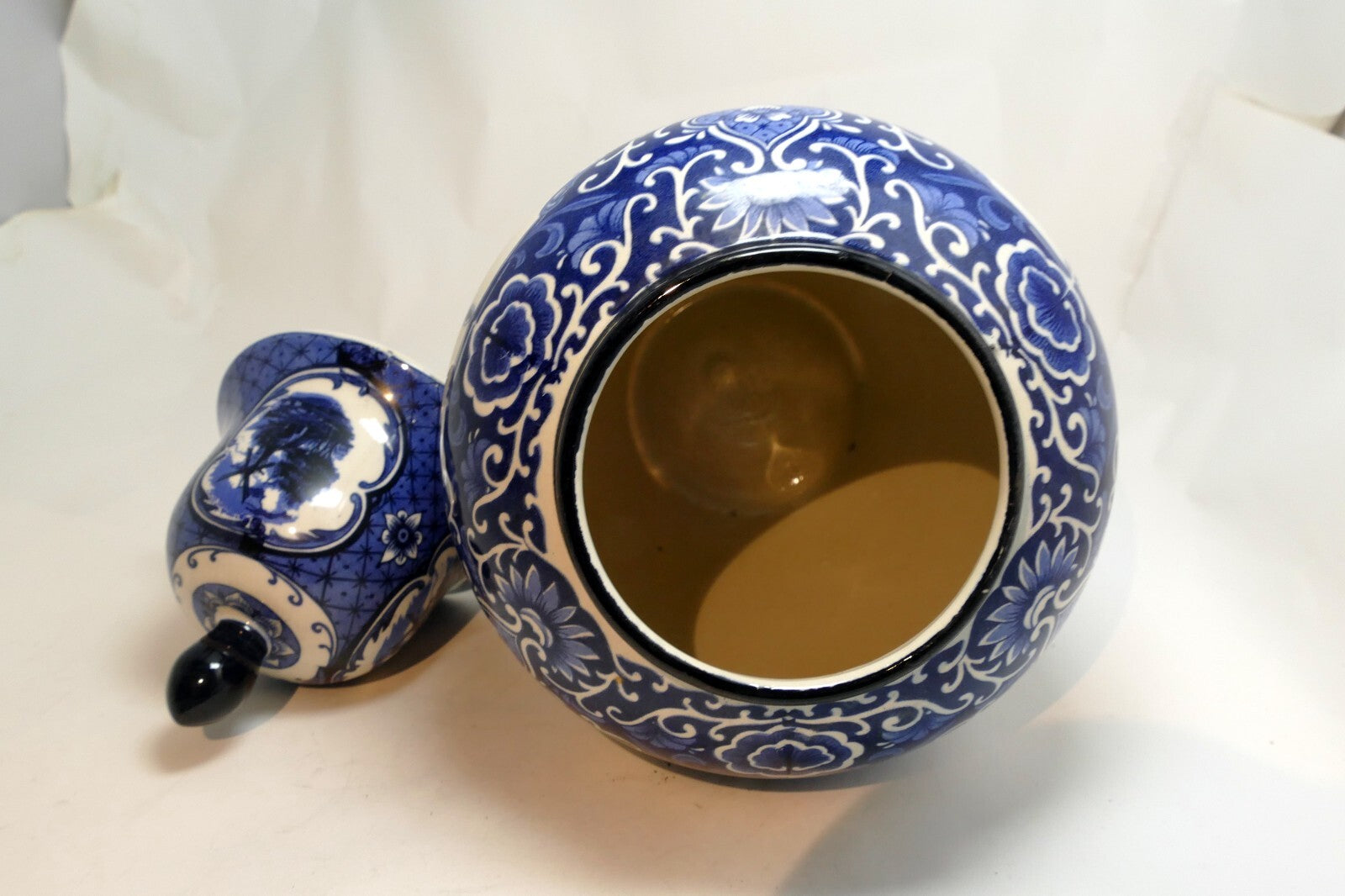Potiche Delfts Netherland  Holland Small Porcelain Jar with Lid Windmill Floral