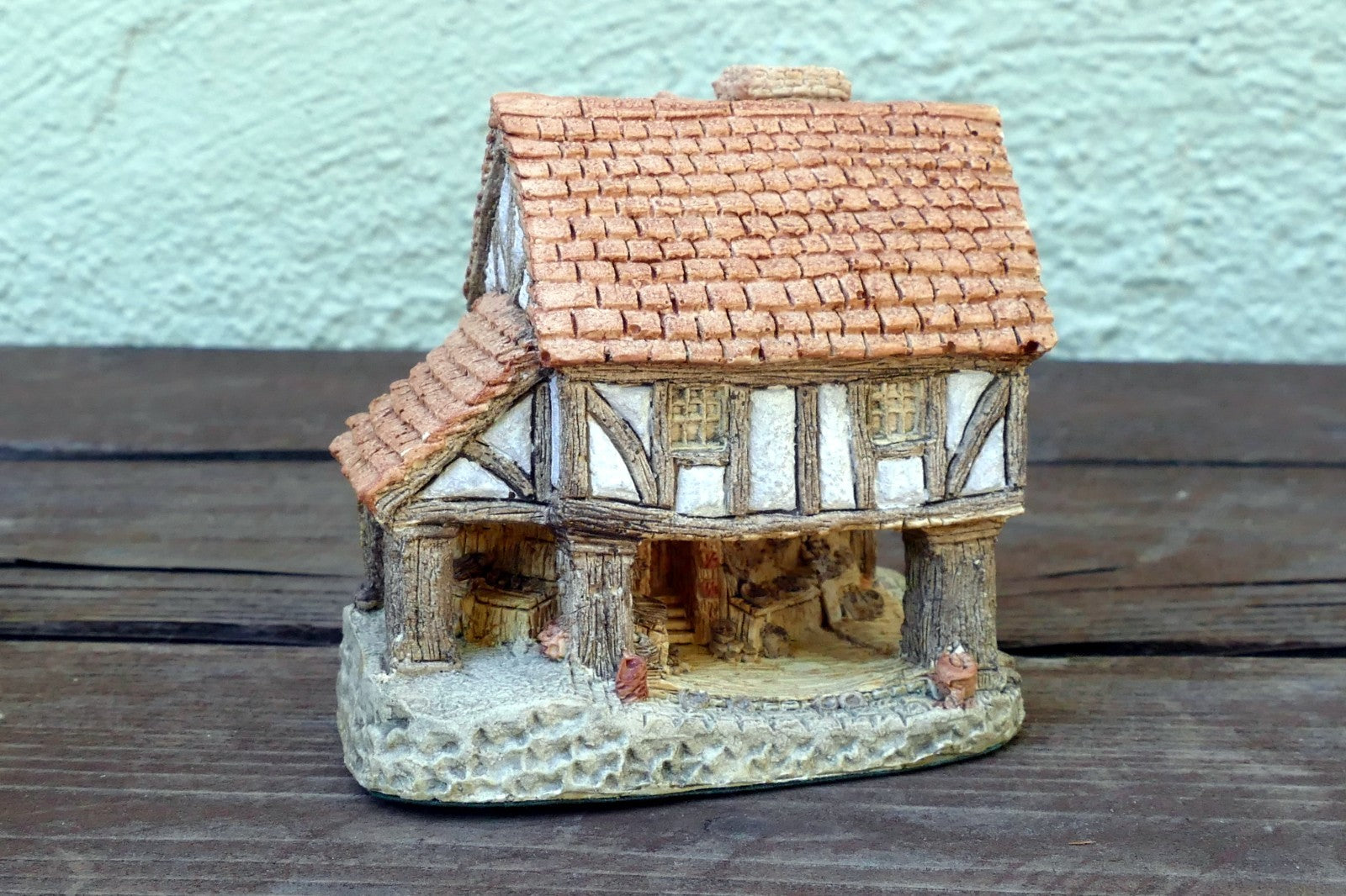 David Winter Cottages Little Market Handcrafted Figurine 1980 UK Great Britain