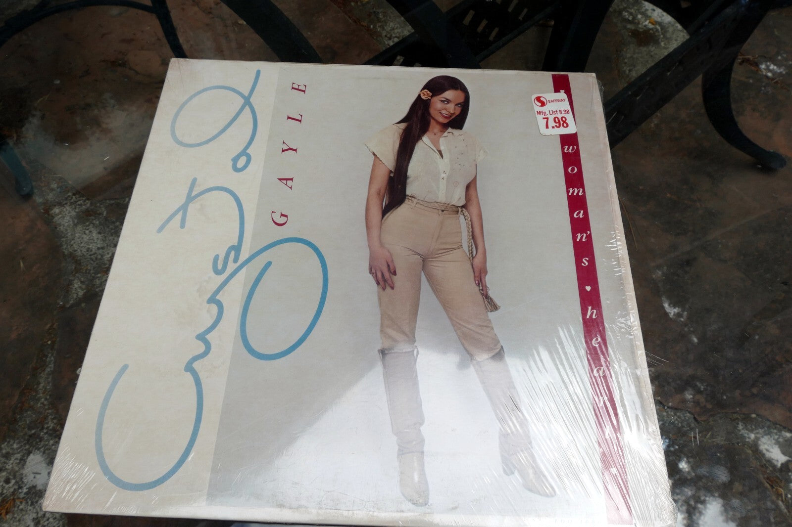 CRYSTAL GAYLE - A Woman's Heart (L00-1080) - 12" Vinyl Record Liberty LP - EX