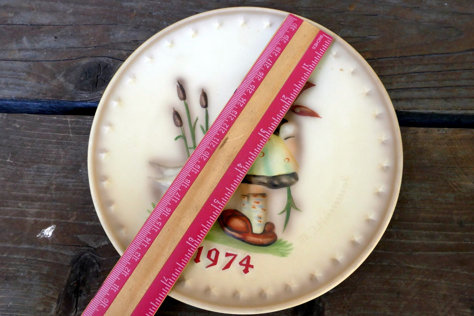 1974 M. J. Hummel Annual Christmas Plate HUM267 4th annual plate