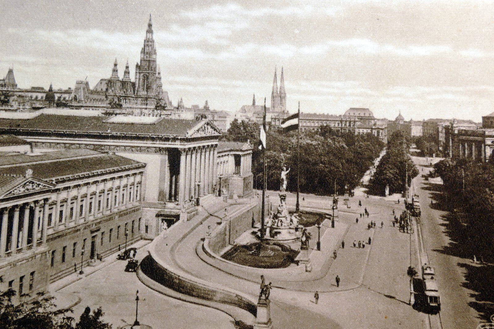 Vienna wien ring des 12 november 1930's postcard austria   unposted