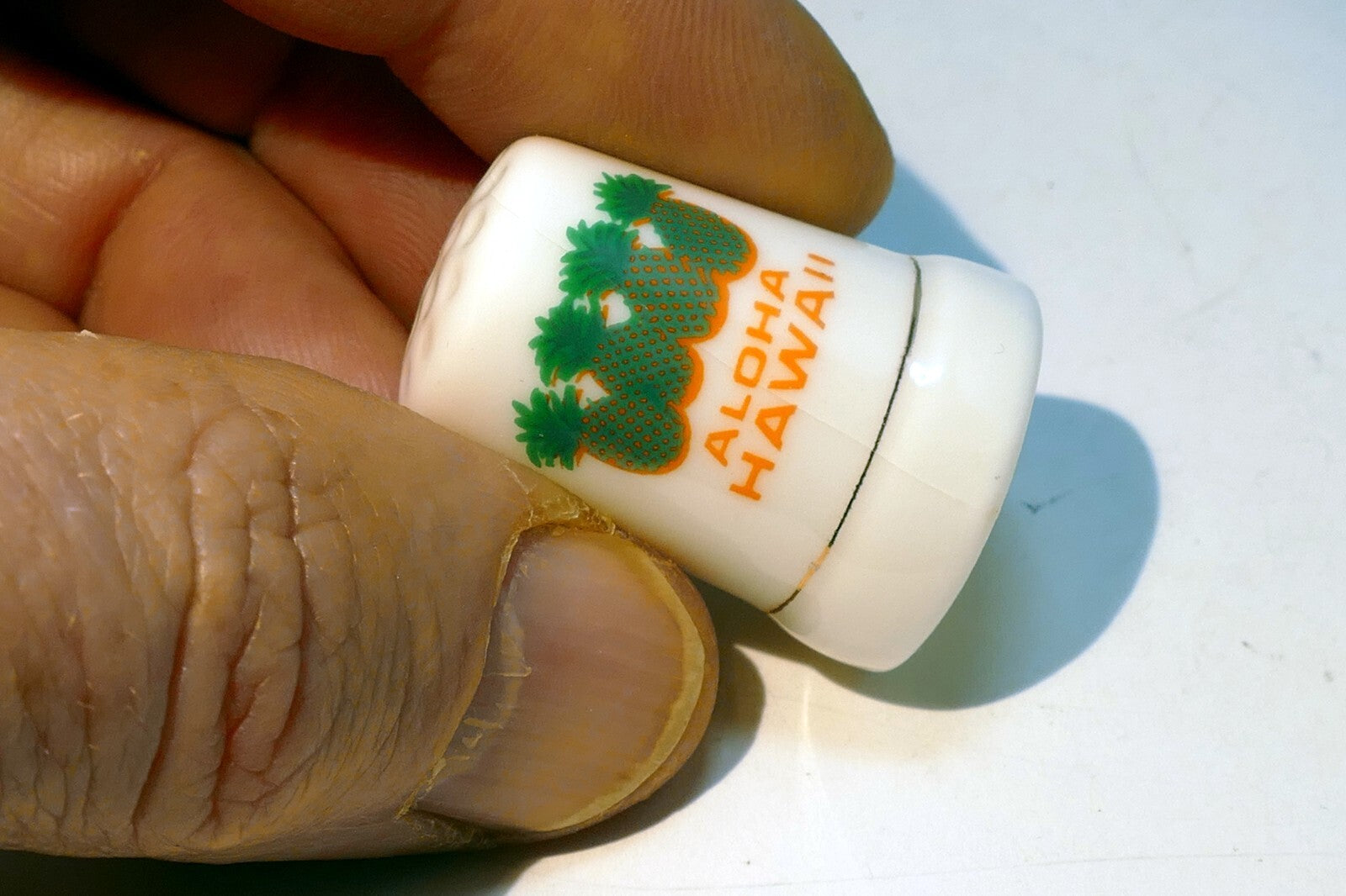 Porcelain Thimble Souvenir Aloha Hawaii pineapple USA