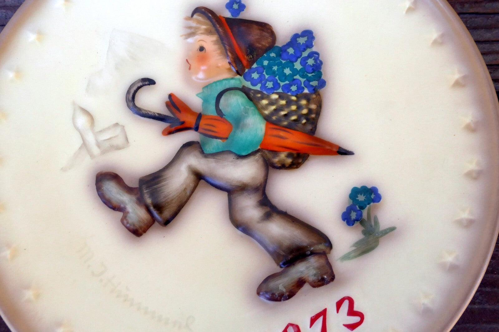 1973 third edition m. j. hummel annual christmas plate hum 266