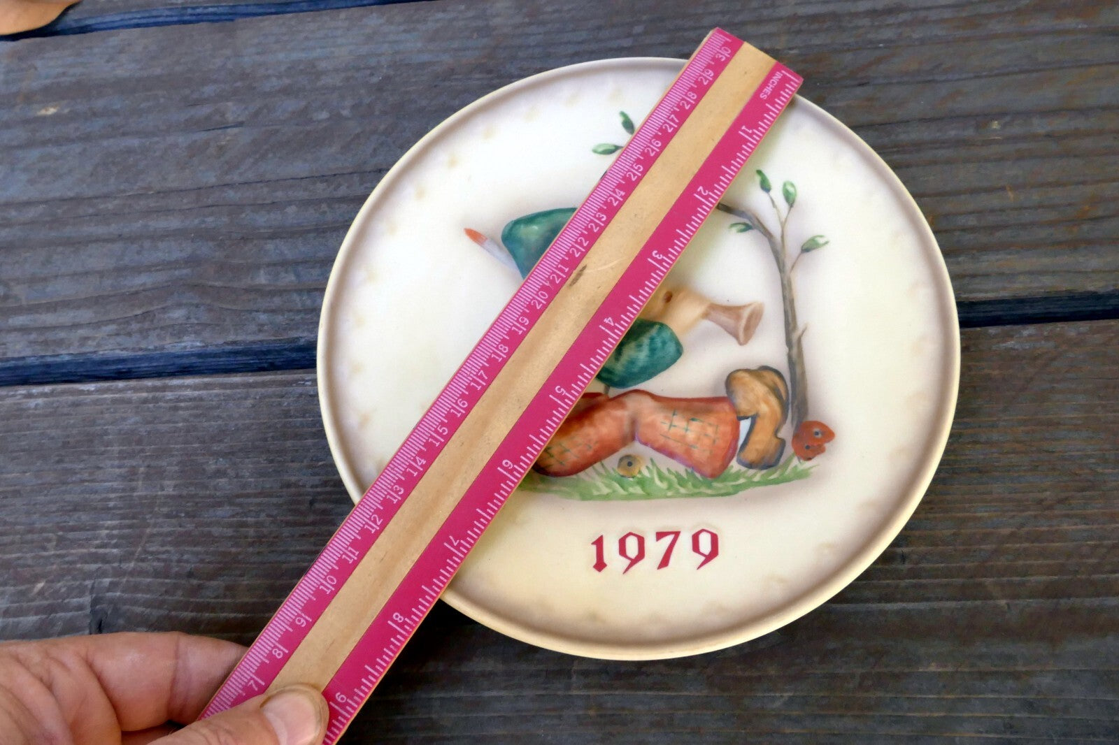 1979 M. J. Hummel Annual Christmas Plate  9th annual plate