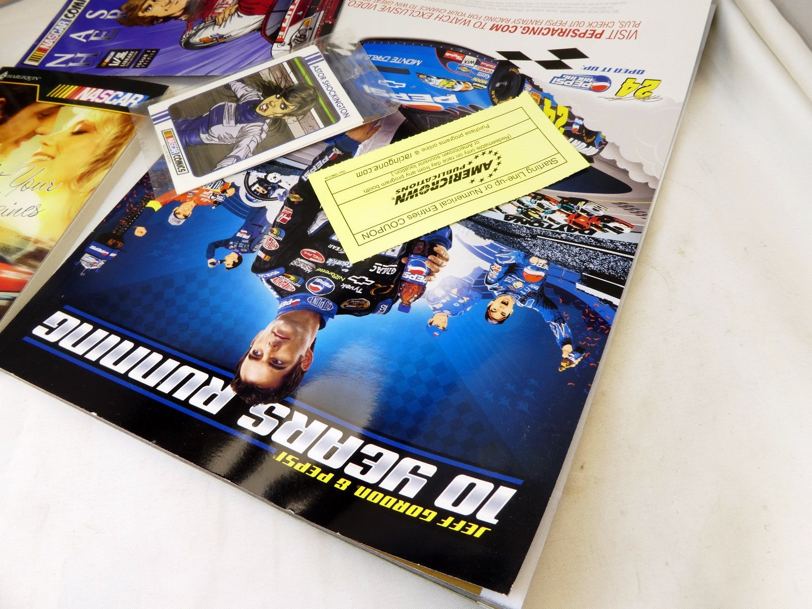 Nascar 2007 Phoenix raceway November 11 diecast car comics magazine w/ poster