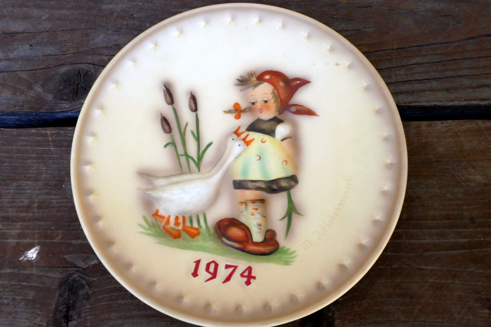 1974 M. J. Hummel Annual Christmas Plate HUM267 4th annual plate