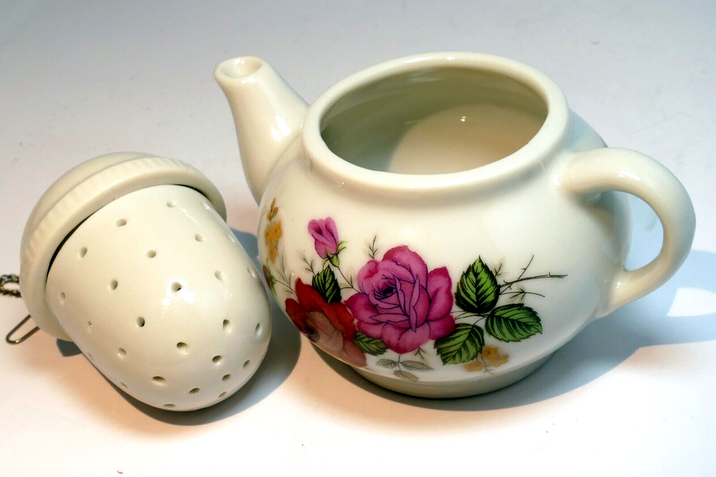 Japanese porcelain teapot with loose leaf catcher infuser rose floral design