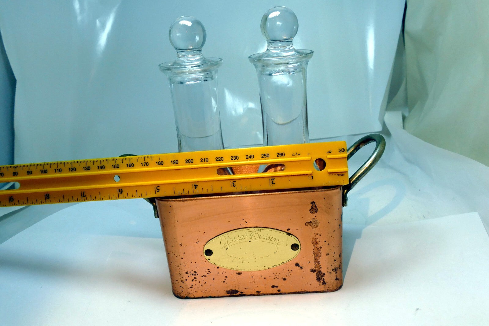 2-PC Olive Oil Vinegar cruet dispenser Set Brass Copper case holder premium