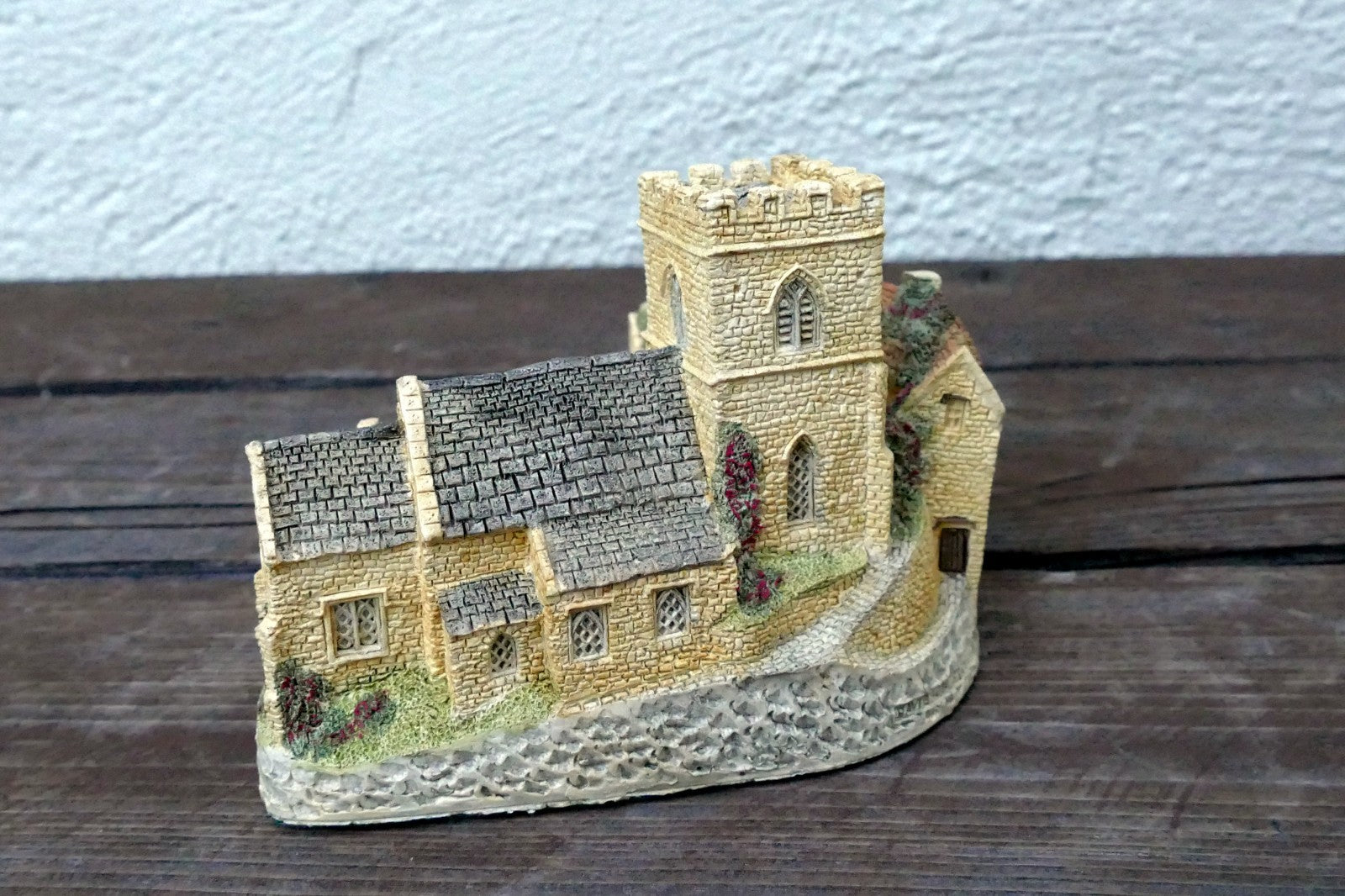 1982 David Winter Cottages “COTSWOLD VILLAGE”  Handmade in UK Great Britain