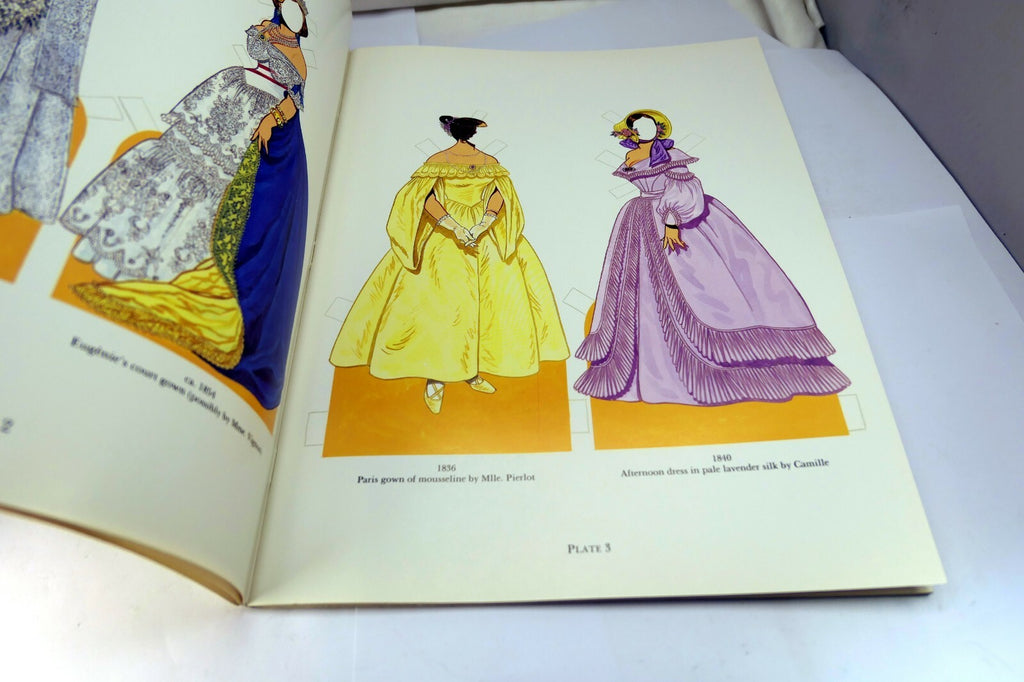 Dover Victorian Paper Dolls: Great Fashion Designs of the Victorian Era Tierney