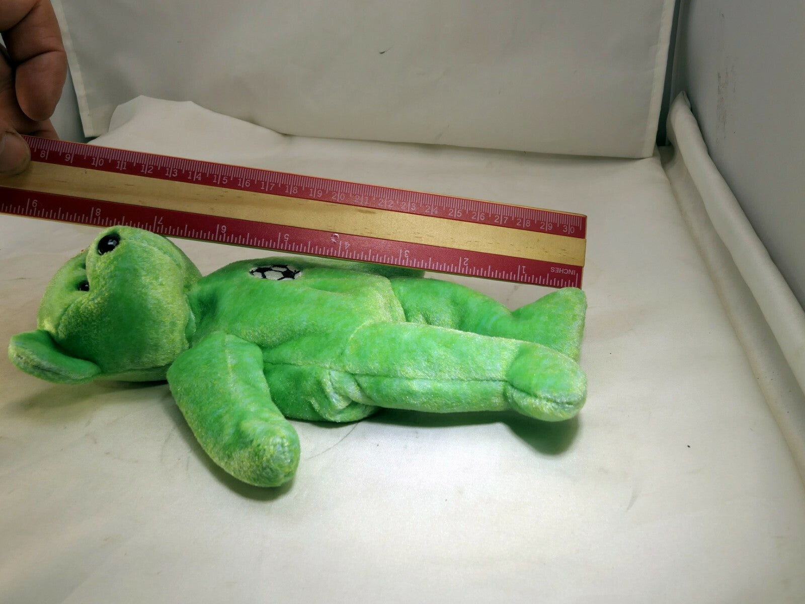 TY Beanie Baby Kicks The Bear  Plush Toy  1999 MWMT