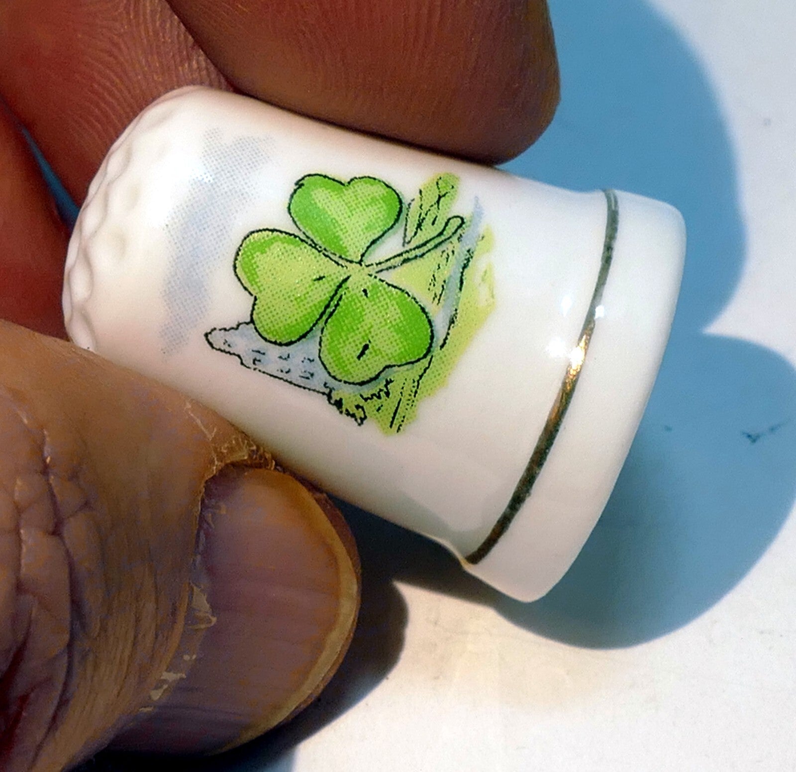 Porcelain thimble souvenir ireland shamrock clover