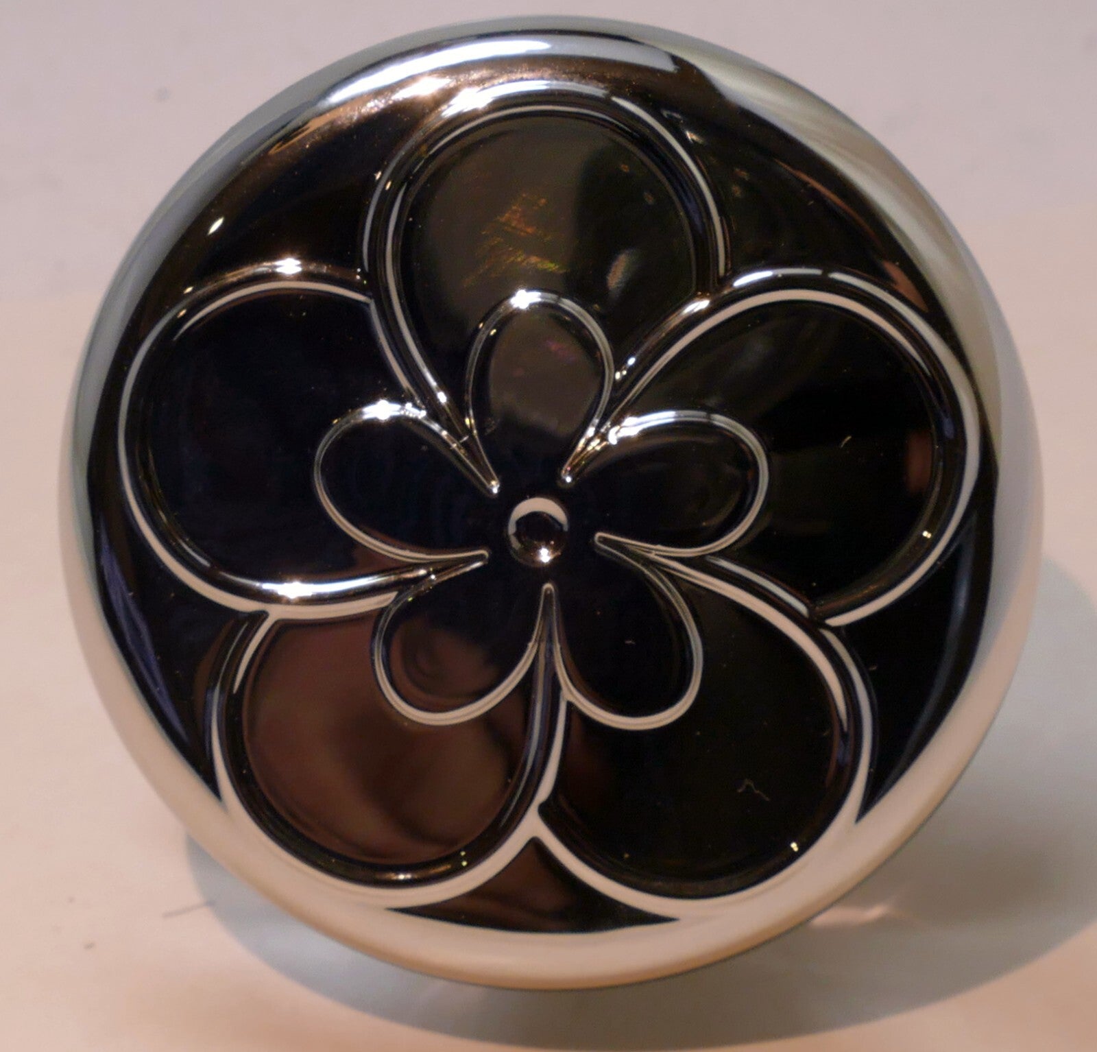 Pop up sink drain stopper fits drains 1.25" silver flower floral design top