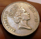1987 fiji 10 cents queen elizabeth ii throwing club 23.6mm coin
