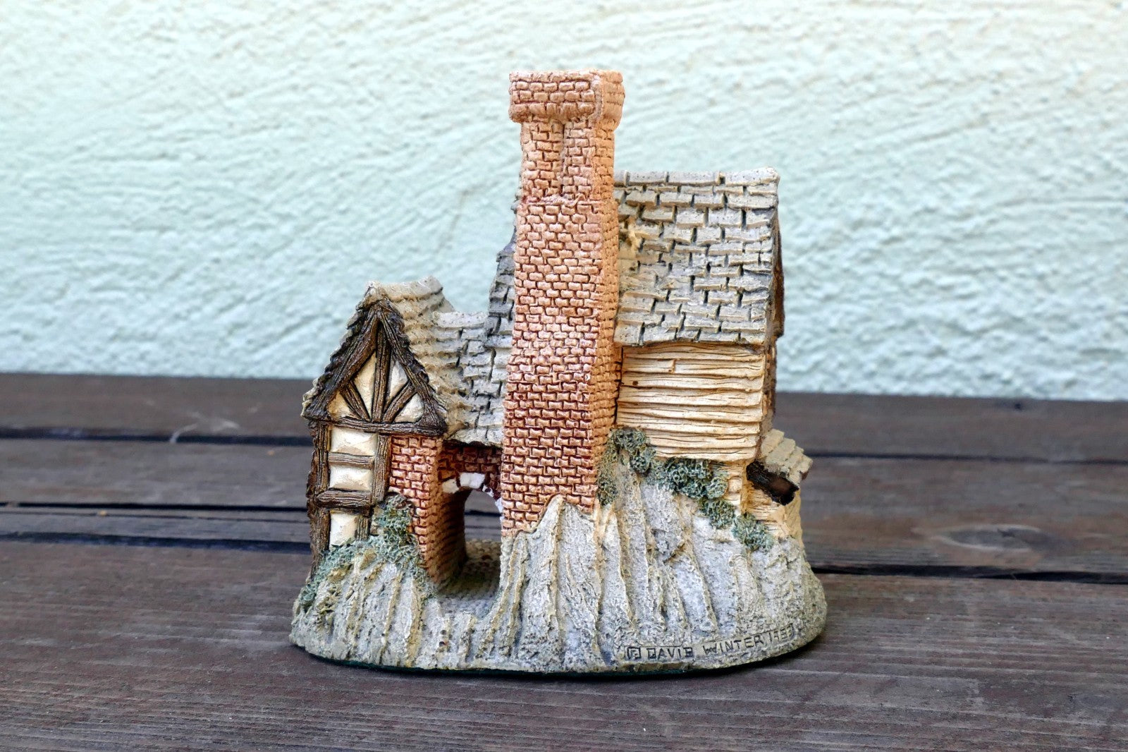 David Winter Cottages The Bakehouse Handcrafted Figurine 1983 UK Great Britain