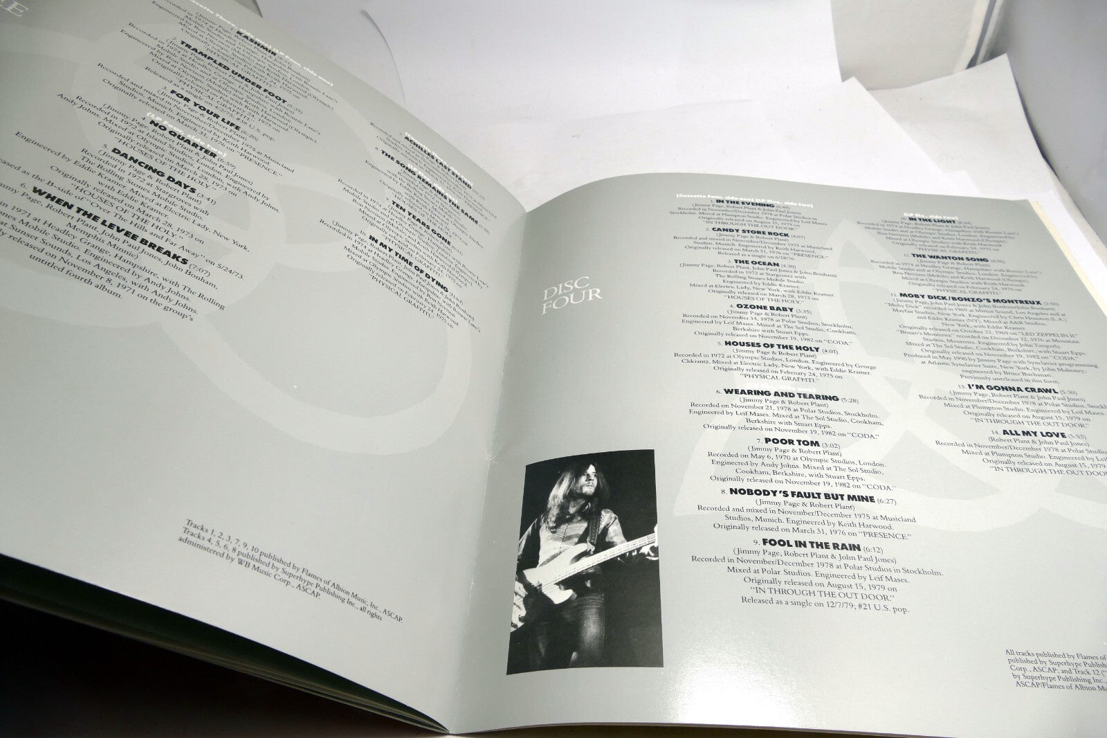 Led Zeppelin  booklet  Inlay from LP 1990 82144  36 pages with fold out poster