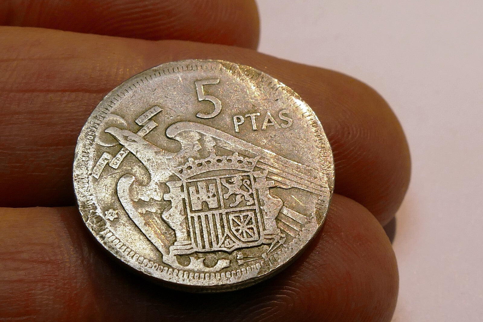 1957 Spain  5 PTAS Coin - Star 57