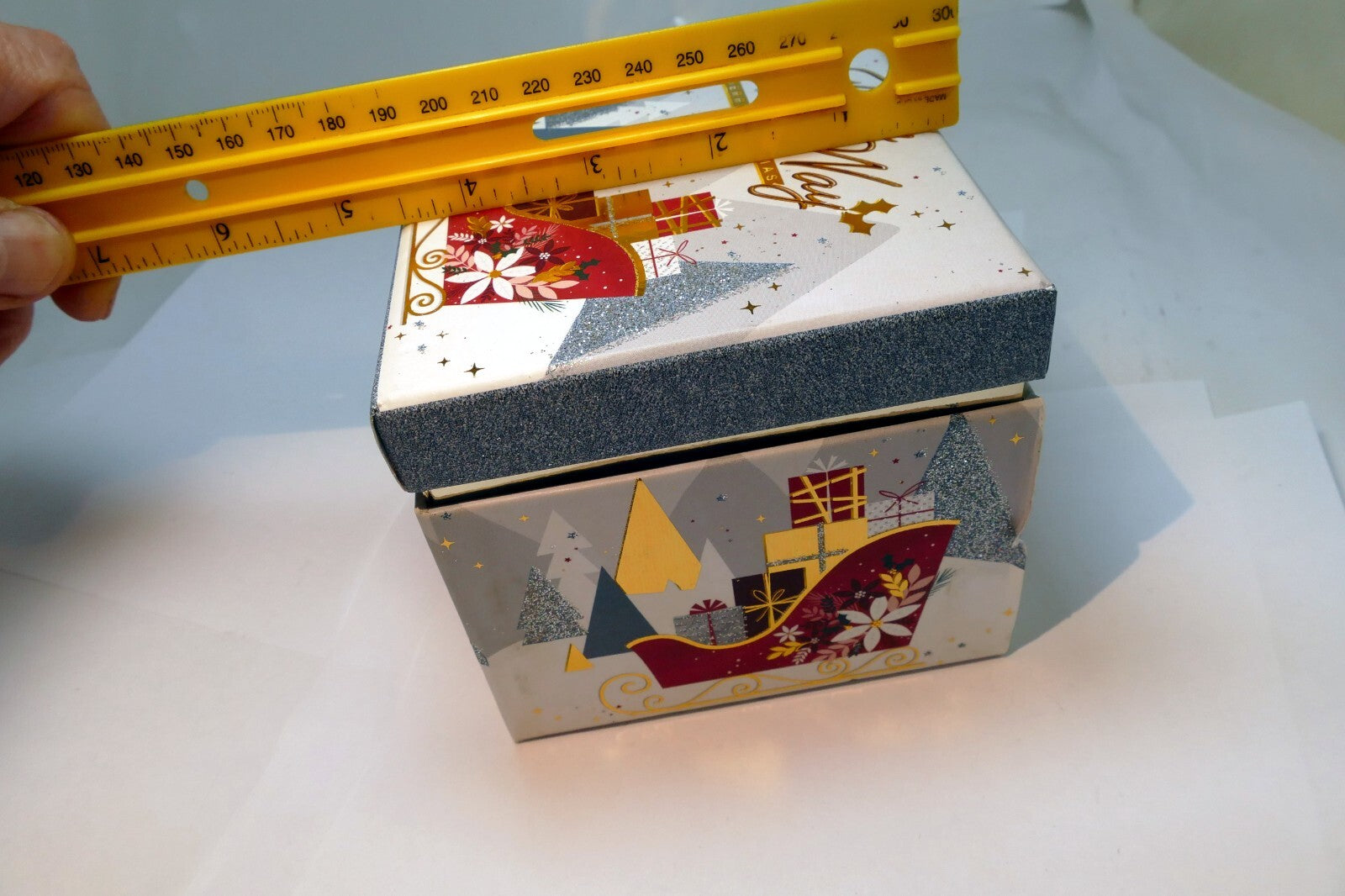 Empty Jingle All The Way Cardboard Christmas Box Sleigh w/ gifts