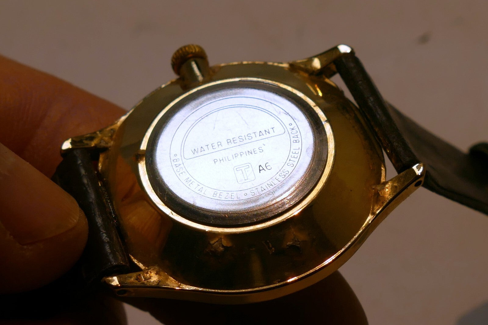 Acqua Quartz Unisex Gold Tone Watch Leather Band Water Resistant A6 - AS IS PART