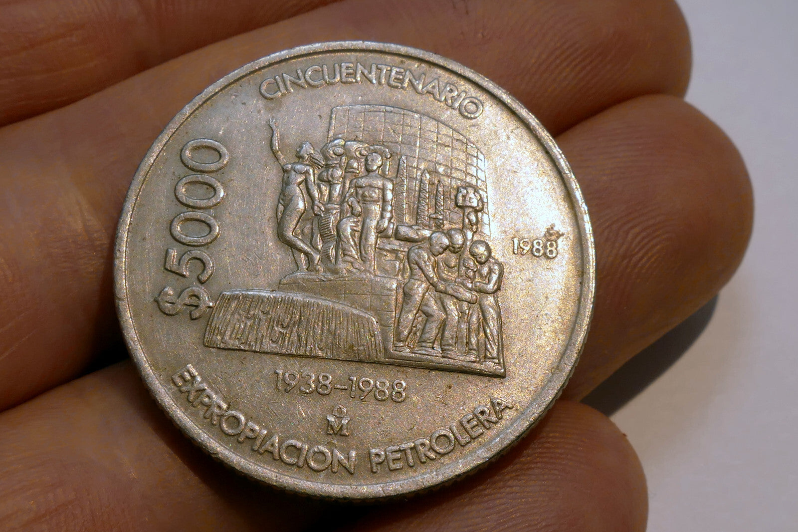 5000 PESOS 1988 MEXICO  World OIL INDUSTRY COIN