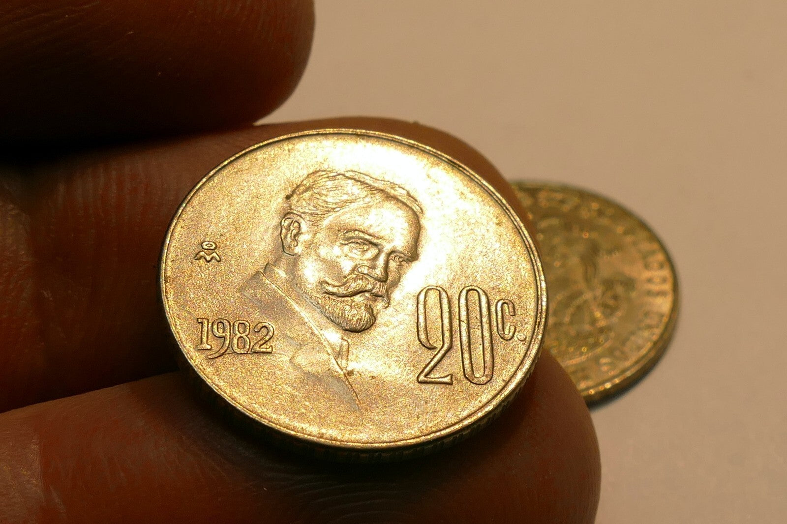 20 c Centimos  Mexico Coin  1979 and 1982 ( two pack lot)