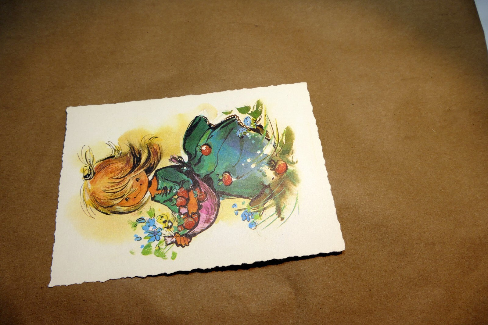 Adolf KORSCH VERLAG Postcard Munchen Girl with Flowers Berries - Unposted Art