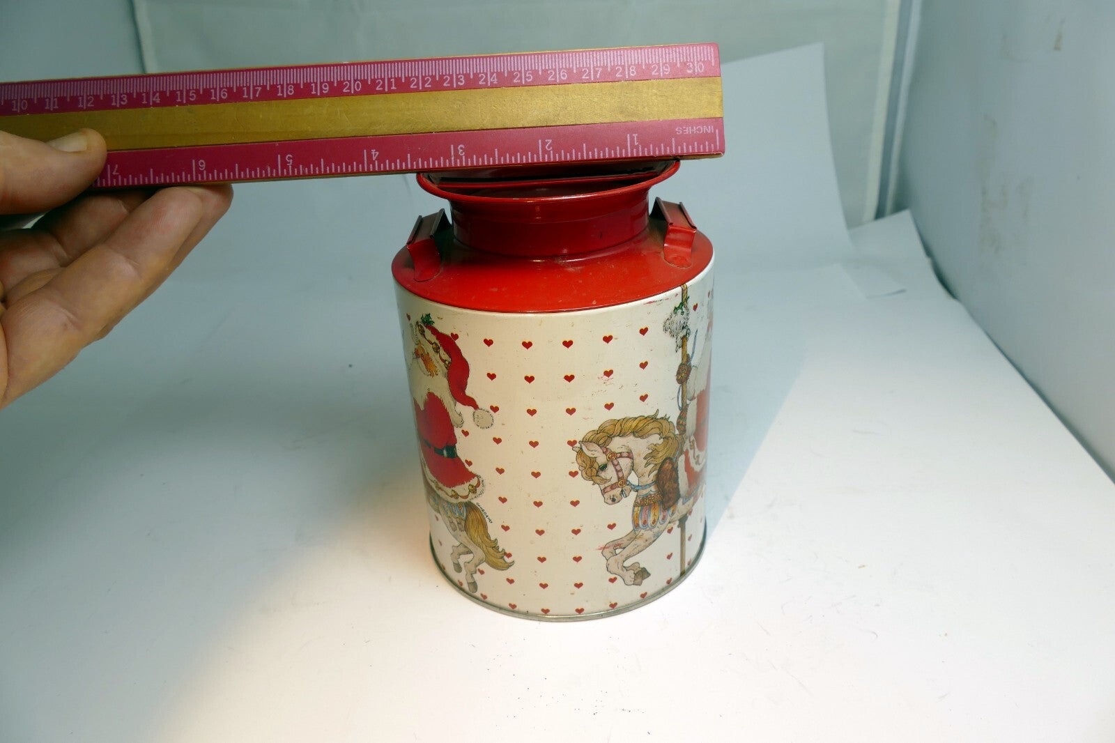 Metal Tin Christmas Round Serving Cookie Jar Container  Santa Carousel GIORDANO
