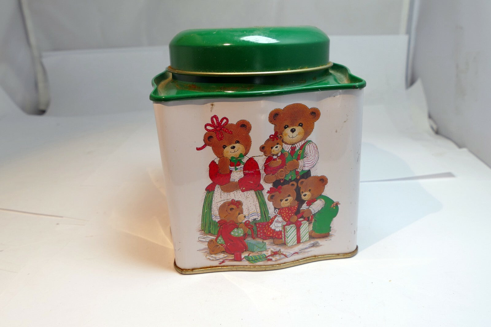 Empty Tin Box Tea can cookie 4X4X4" with Teddy Bear family  Christmas presents