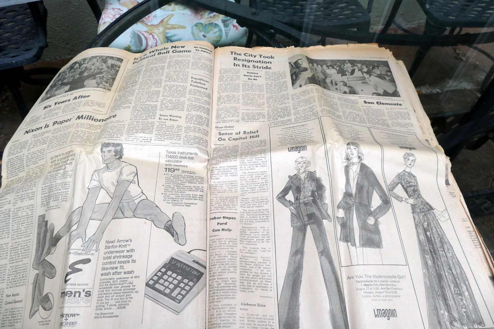 1974 San Francisco Chronicle Nixon Resigns / Watergate Boxscore Plumbers case