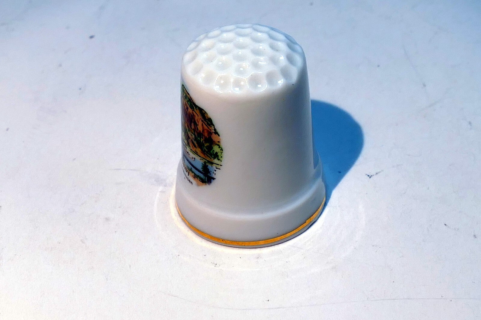 Porcelain Thimble Souvenir Reutter Porzellah Germany Loreley river mountain