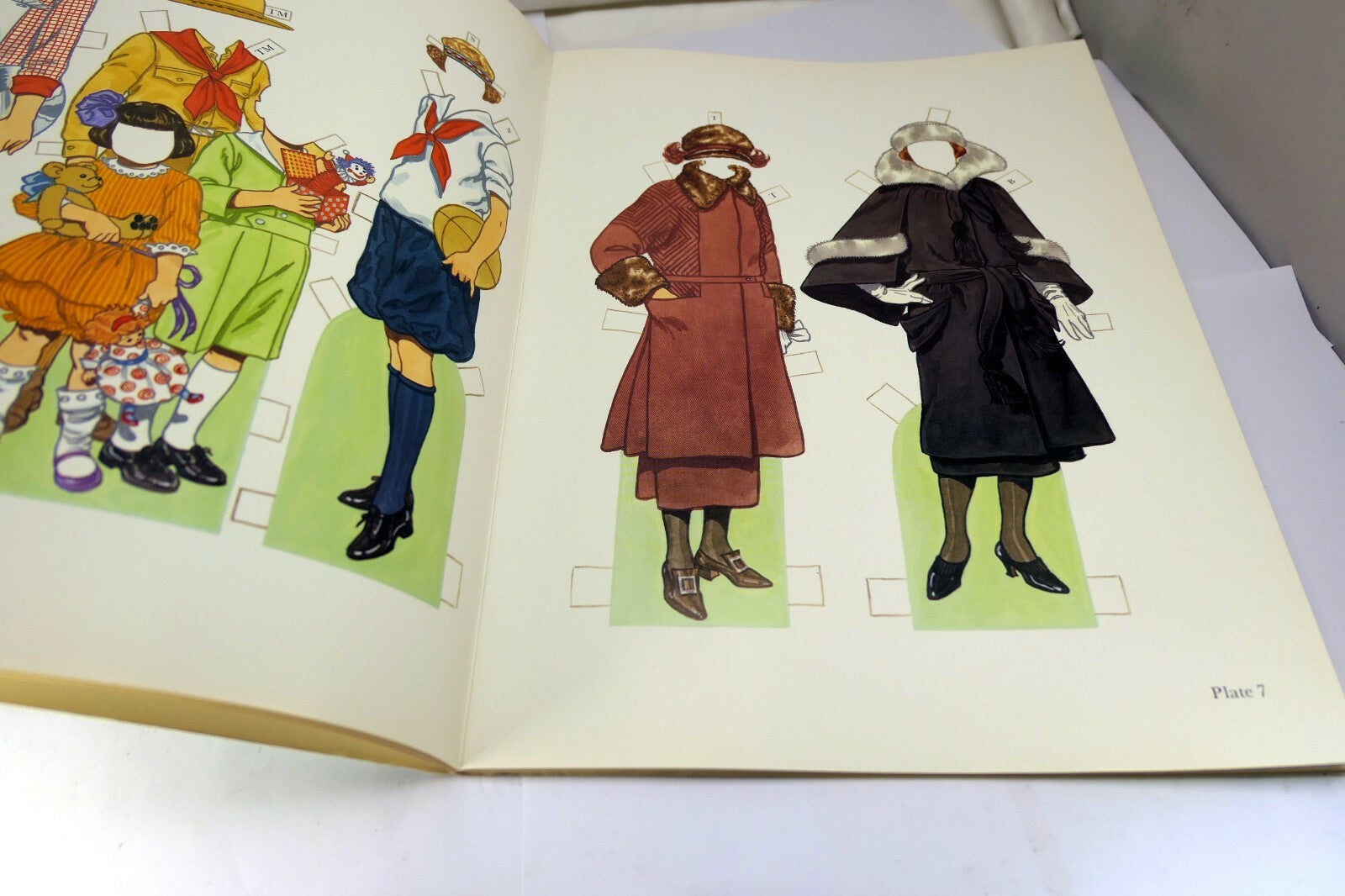 American Family of the 1920s Paper Dolls in Full Color by Tom Tierney (1989, Pap