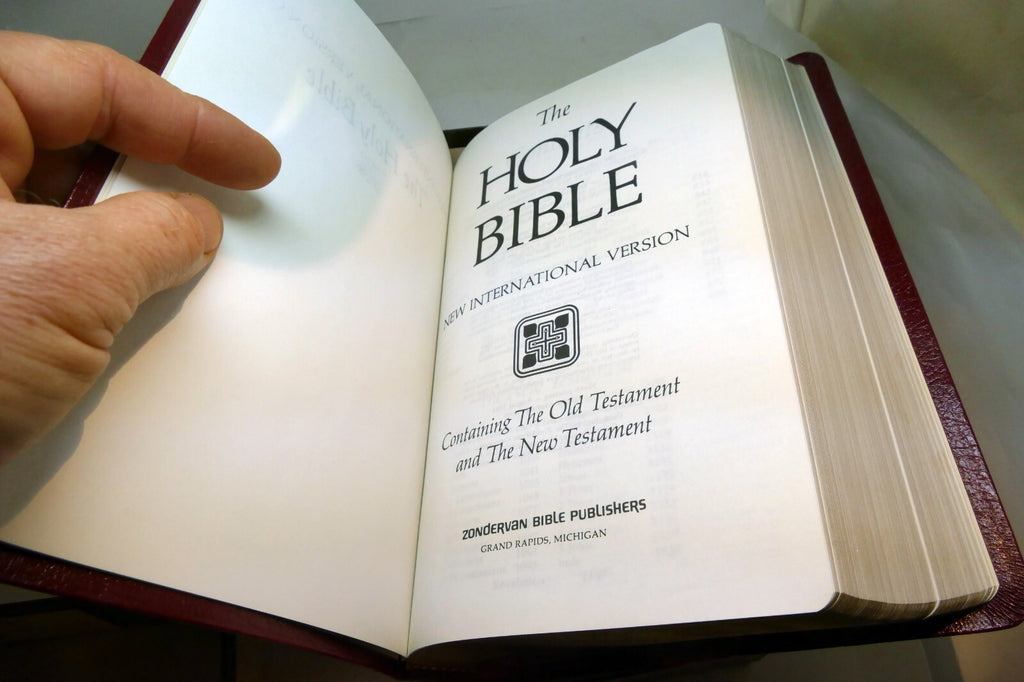 Holy Bible New International Version With Red Letter 1983 ninth print