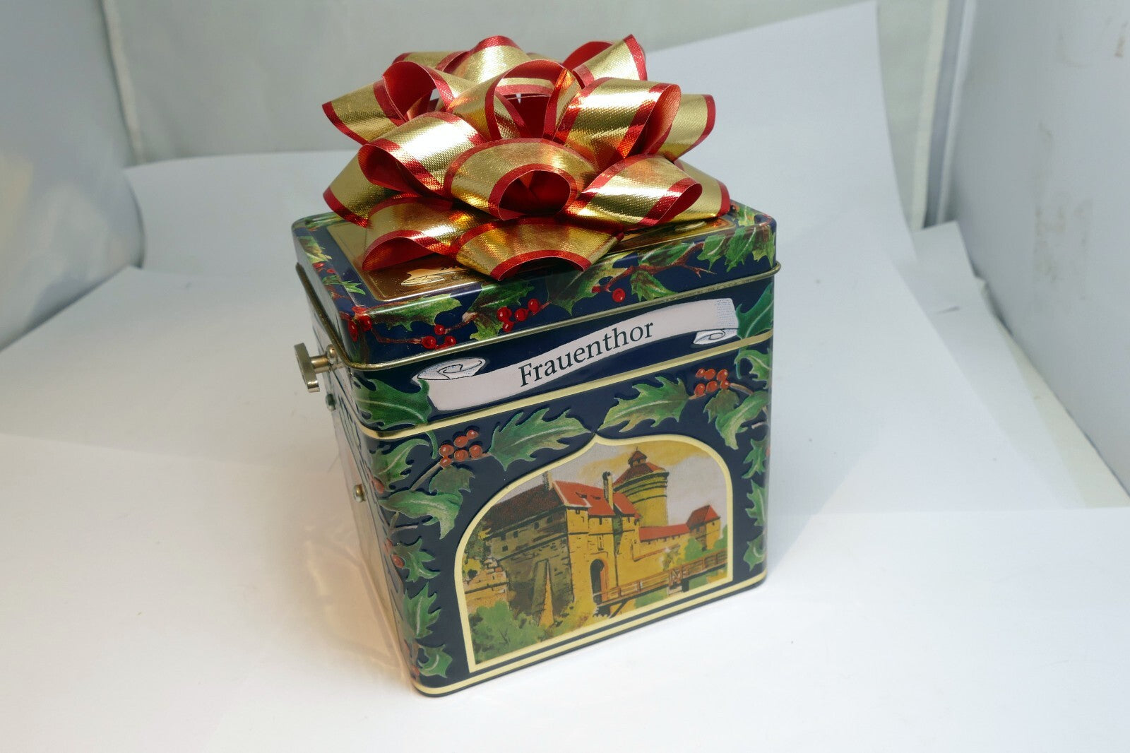 Lambertz Cookie Tin Music Box Germany Burg Vom Hallertor  5" works Christmas toy