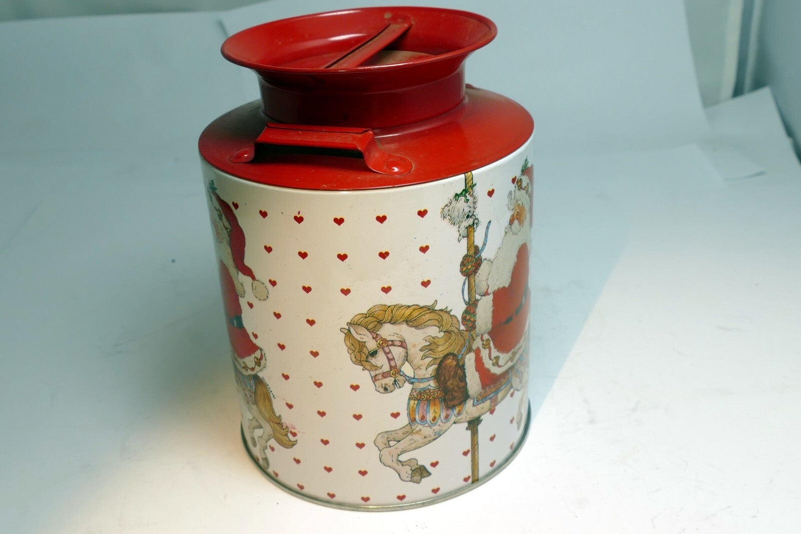Metal Tin Christmas Round Serving Cookie Jar Container  Santa Carousel GIORDANO