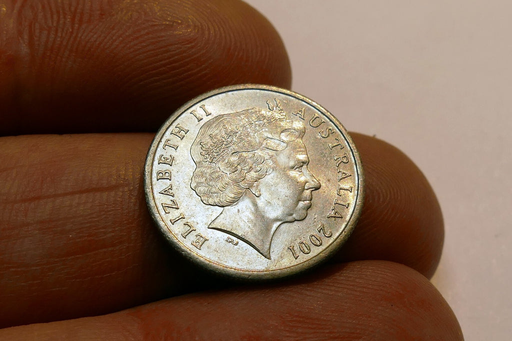 2001 Australia 5 cent coin. Queen Elizabeth. Very shiny.