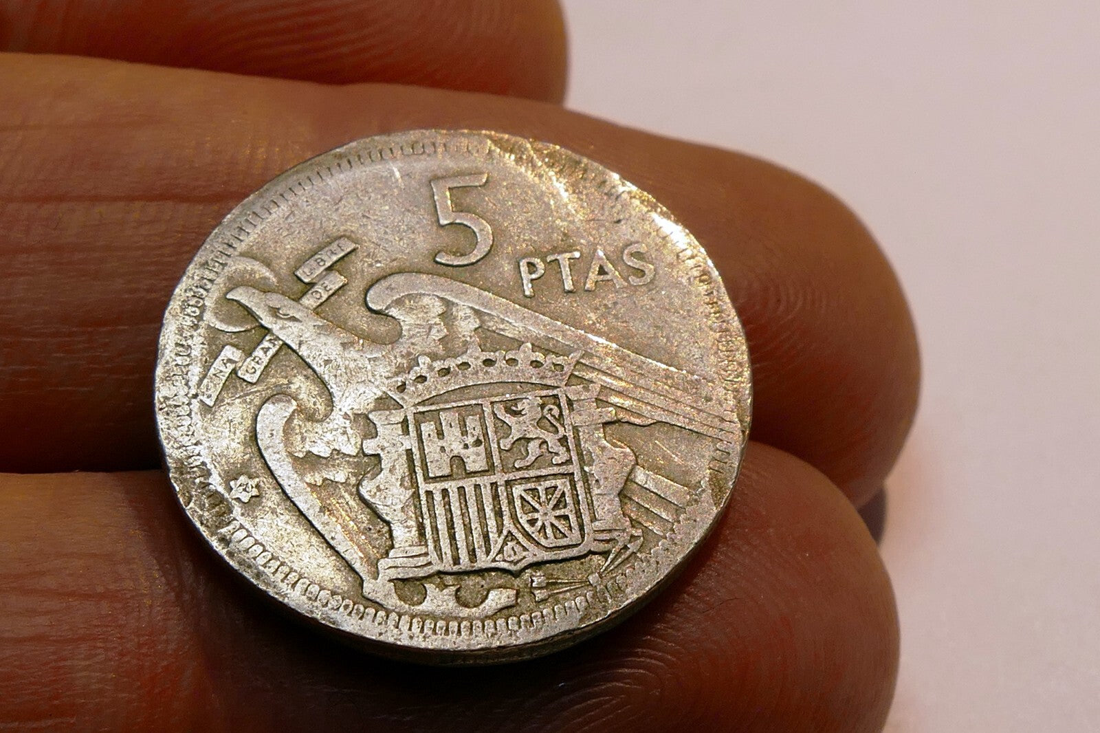 1957 Spain  5 PTAS Coin - Star 57