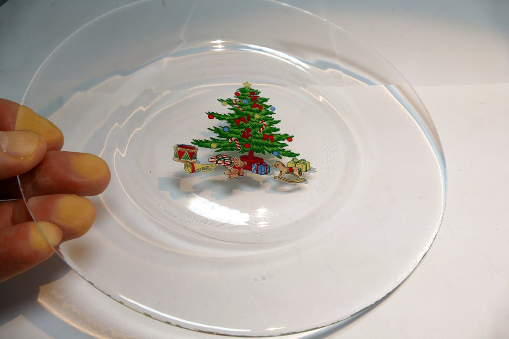 Arcoroc France Gifts & Toys Under Christmas Tree  7¾" Clear Glass Desert Plate