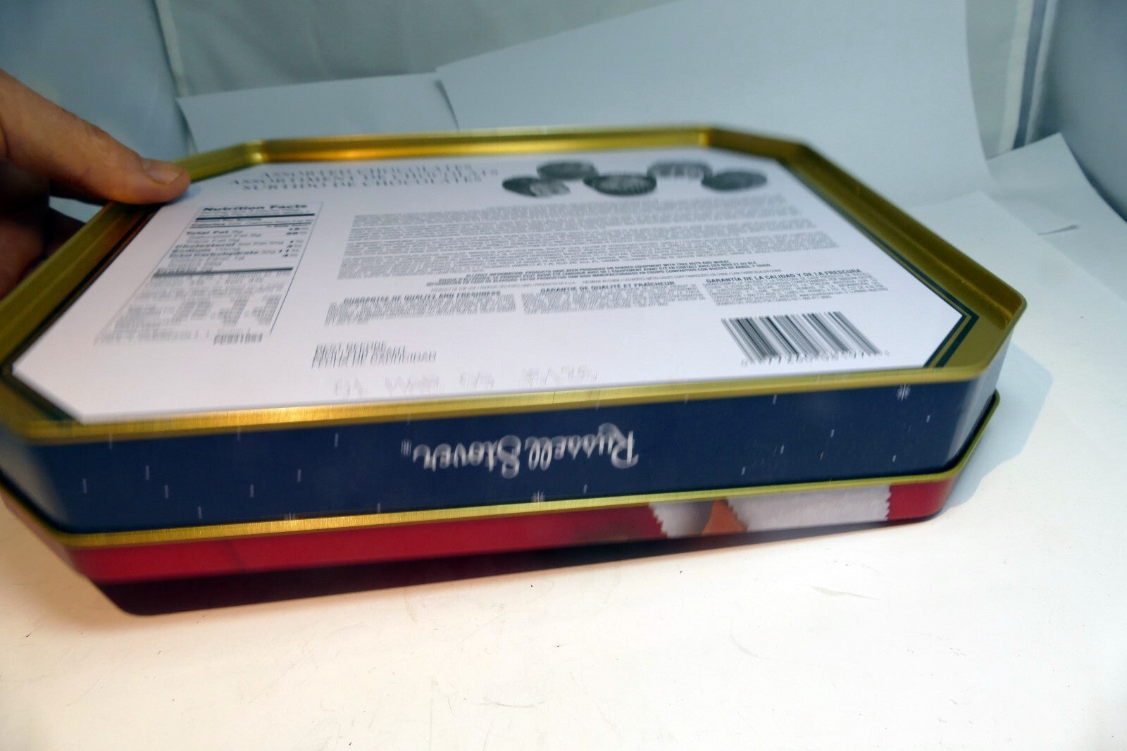 Russell Stover Chocolates Christmas Eve Tin empty container Santa Claus w/ Gifts