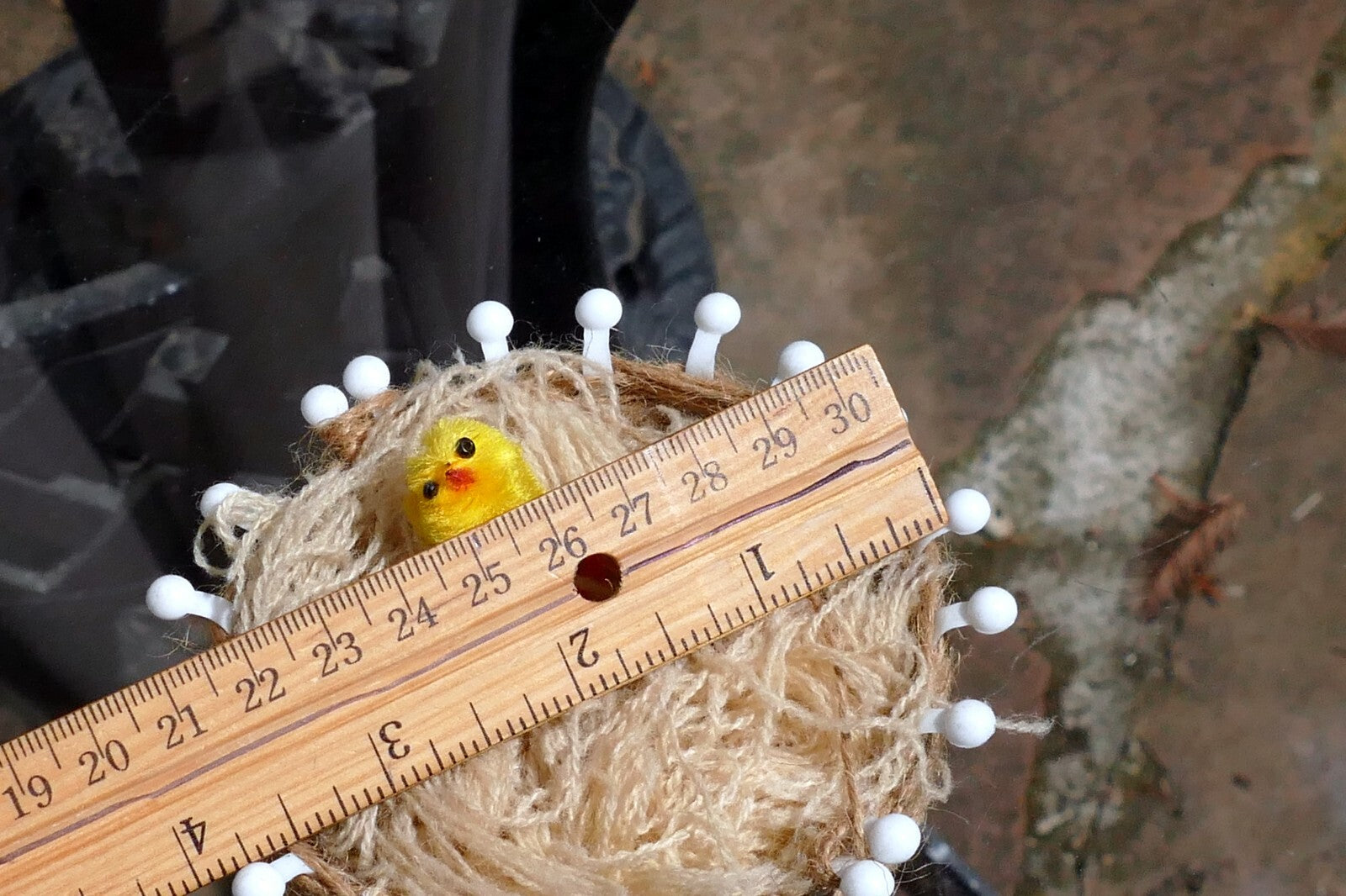 EASTER BONNET BASKET with yellow bird 4X4" for eggs