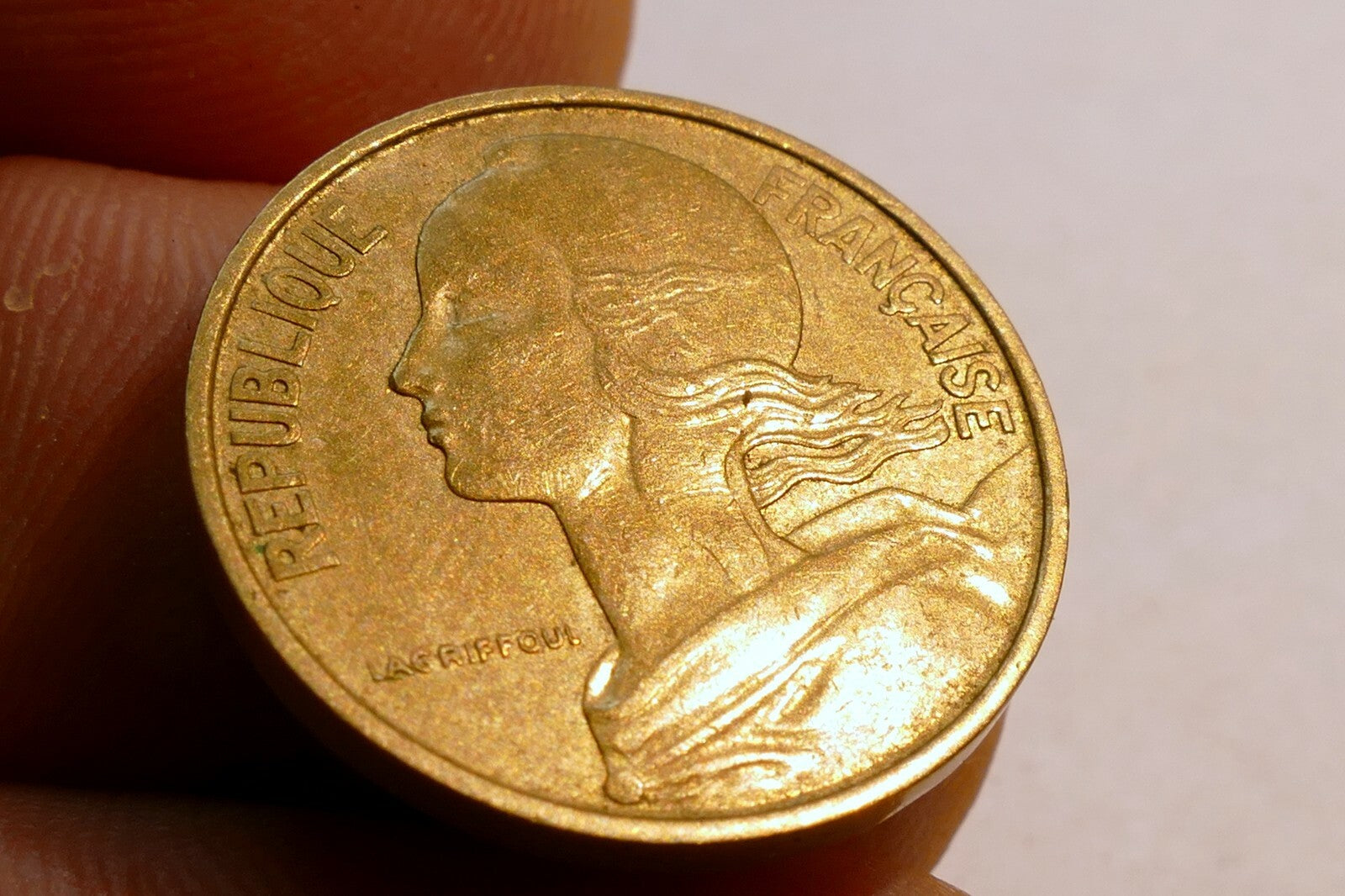 Republique Francais  10 Centiumes 1970 coin France