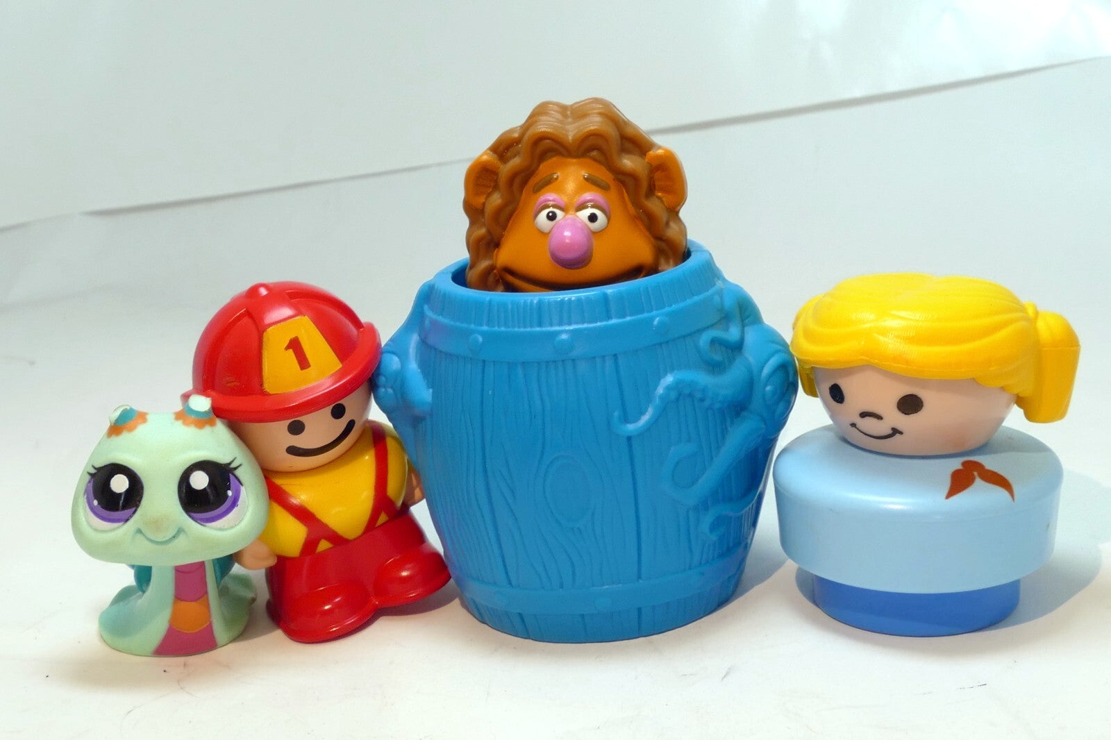 1990's muppet tub toys full set/ mcdonalds '95 happy meal toys mix